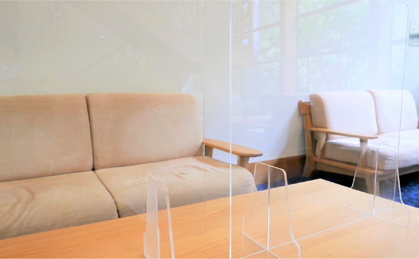 業務用のアクリルパーテーション